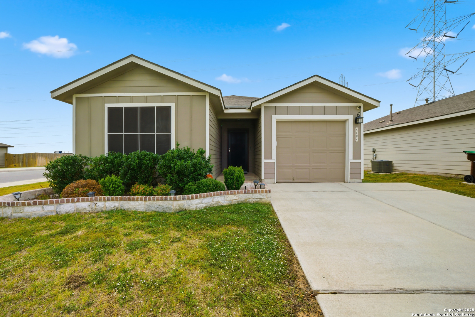 Charming 3BR Corner Lot Home in Kendall Brook